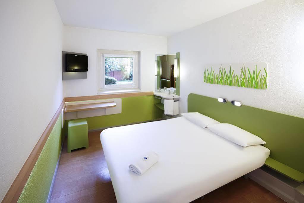 Ibis Budget Koeln Messe Exterior foto